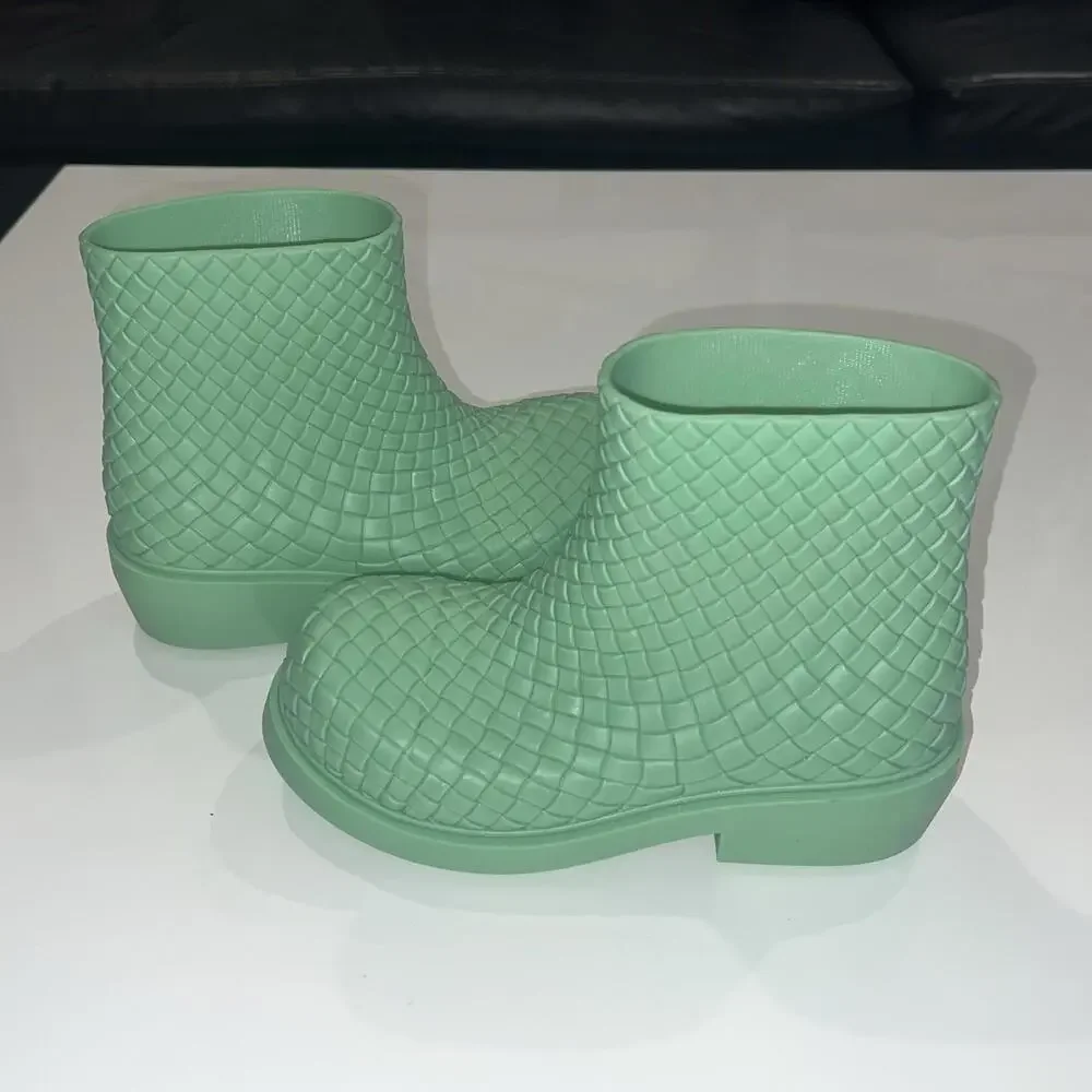 $850 Bottega Veneta Green Fireman Boots size 38 .5